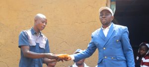IMG-20250822-WA0317-1-300x135 Kalehe : L'honorable Didier Kitumaini apporte réconfort et assistance aux victimes des récentes inondations à Bunyakiri